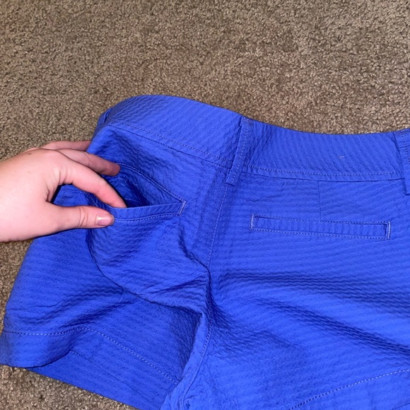 Size 6 Lilly Pulitzer Walsh Short - Picture 3 of 3